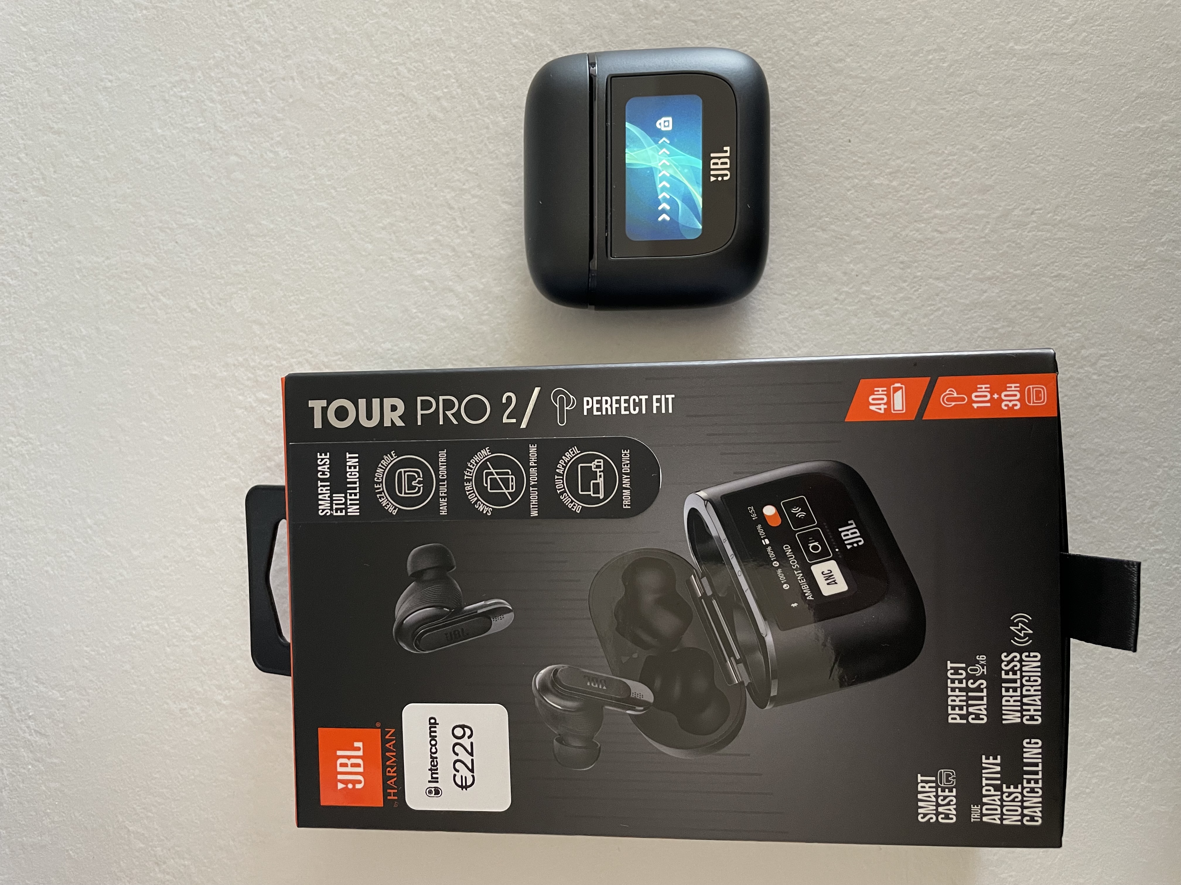 JBL Tour Pro 2